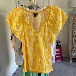 Banana Republic yellow floral top. Size med.